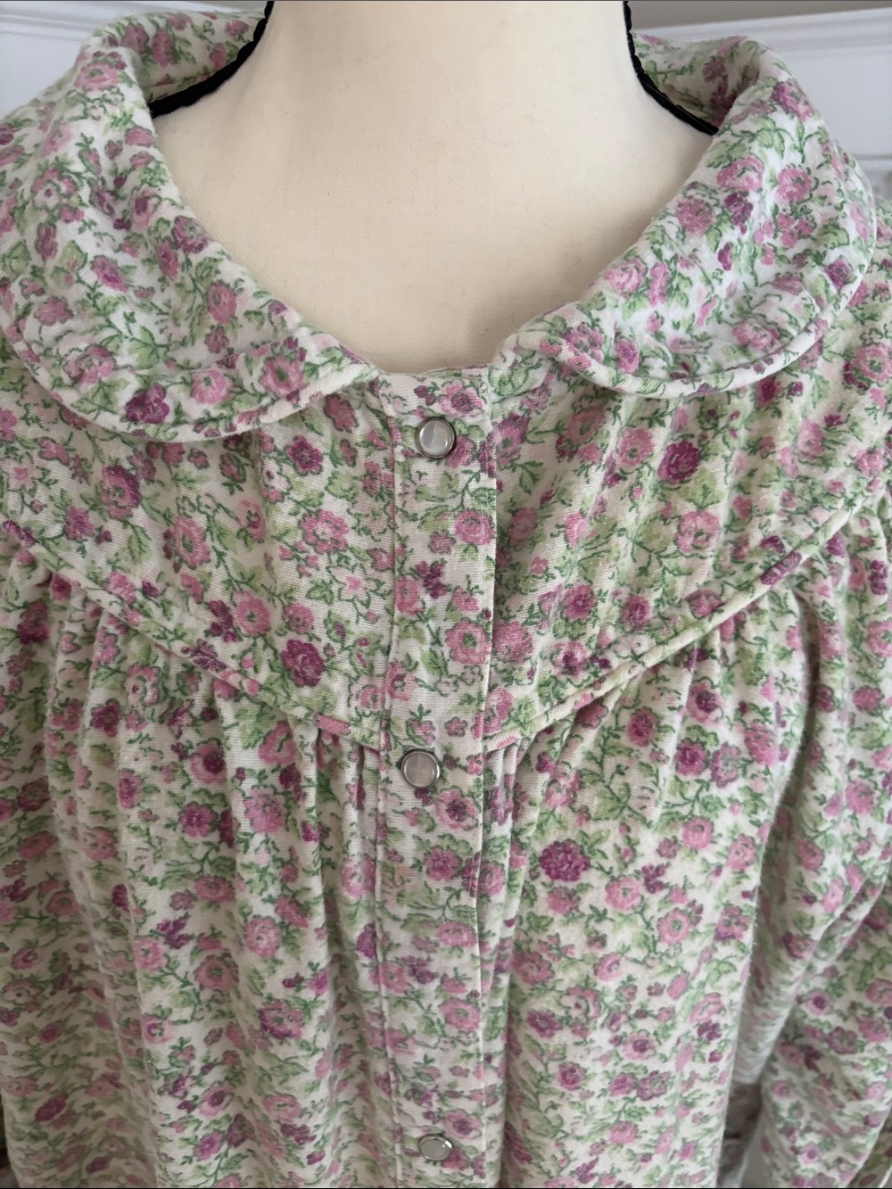Long floral housecoat/robe - Picture 2 of 4